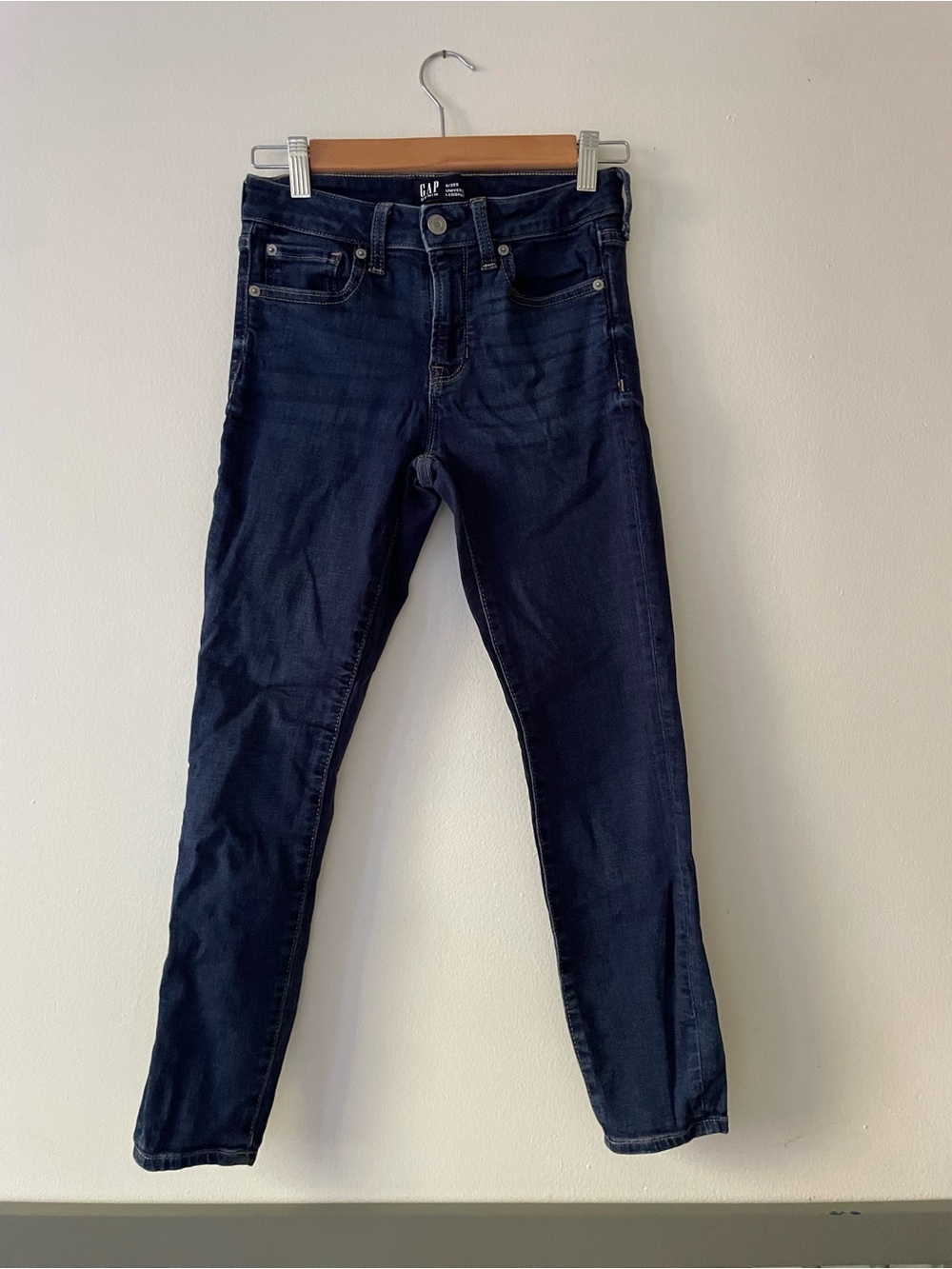 GAP Women's Navy Skinny Jeans